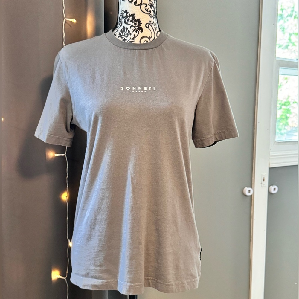 Grey graphic tee, Sonneti.